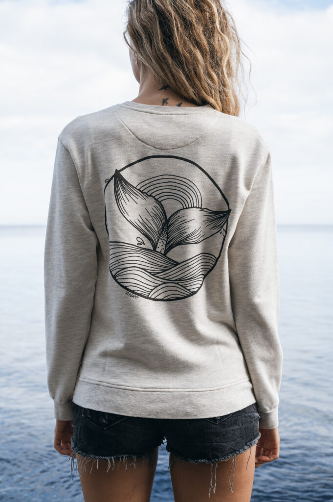 Sweater Whale Tail
